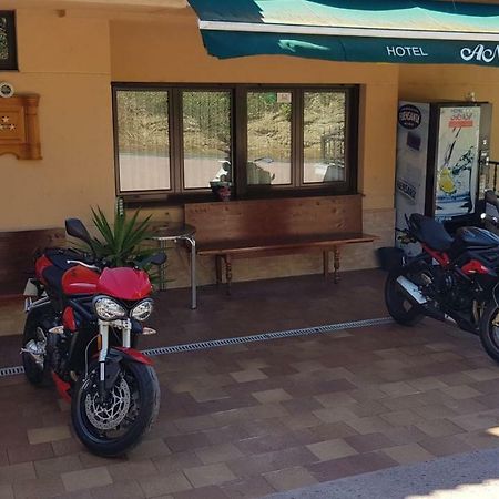 Hotel Ana Cangas De Narcea Bagian luar foto