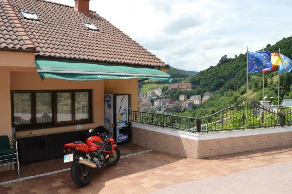 Hotel Ana Cangas De Narcea Bagian luar foto