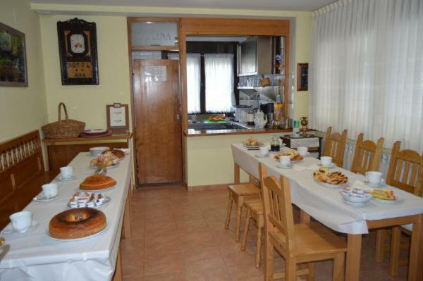 Hotel Ana Cangas De Narcea Bagian luar foto